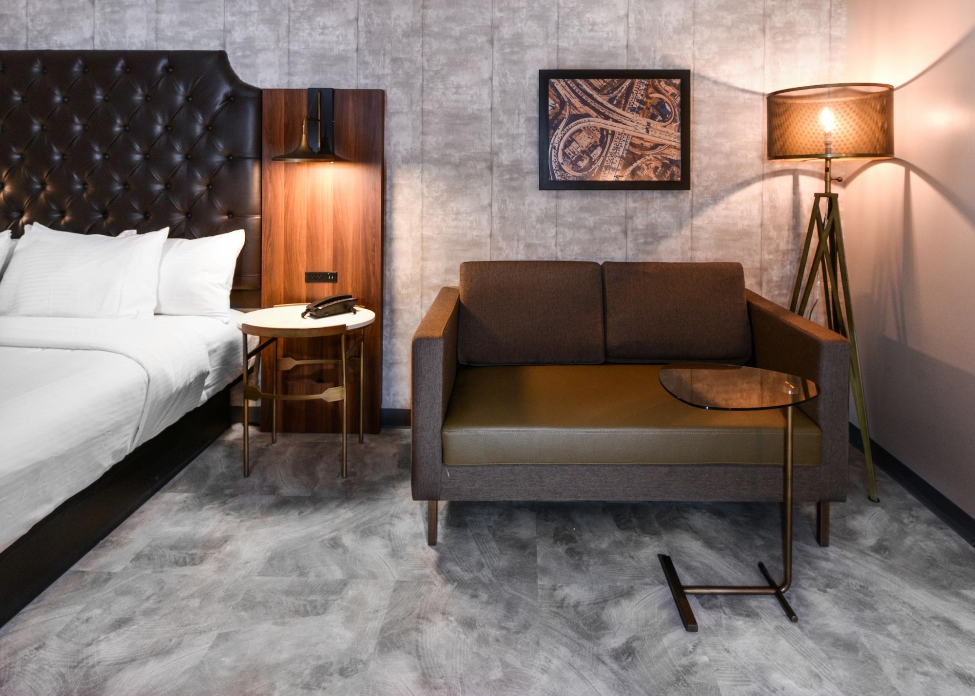 Hollywood Hotel 3*