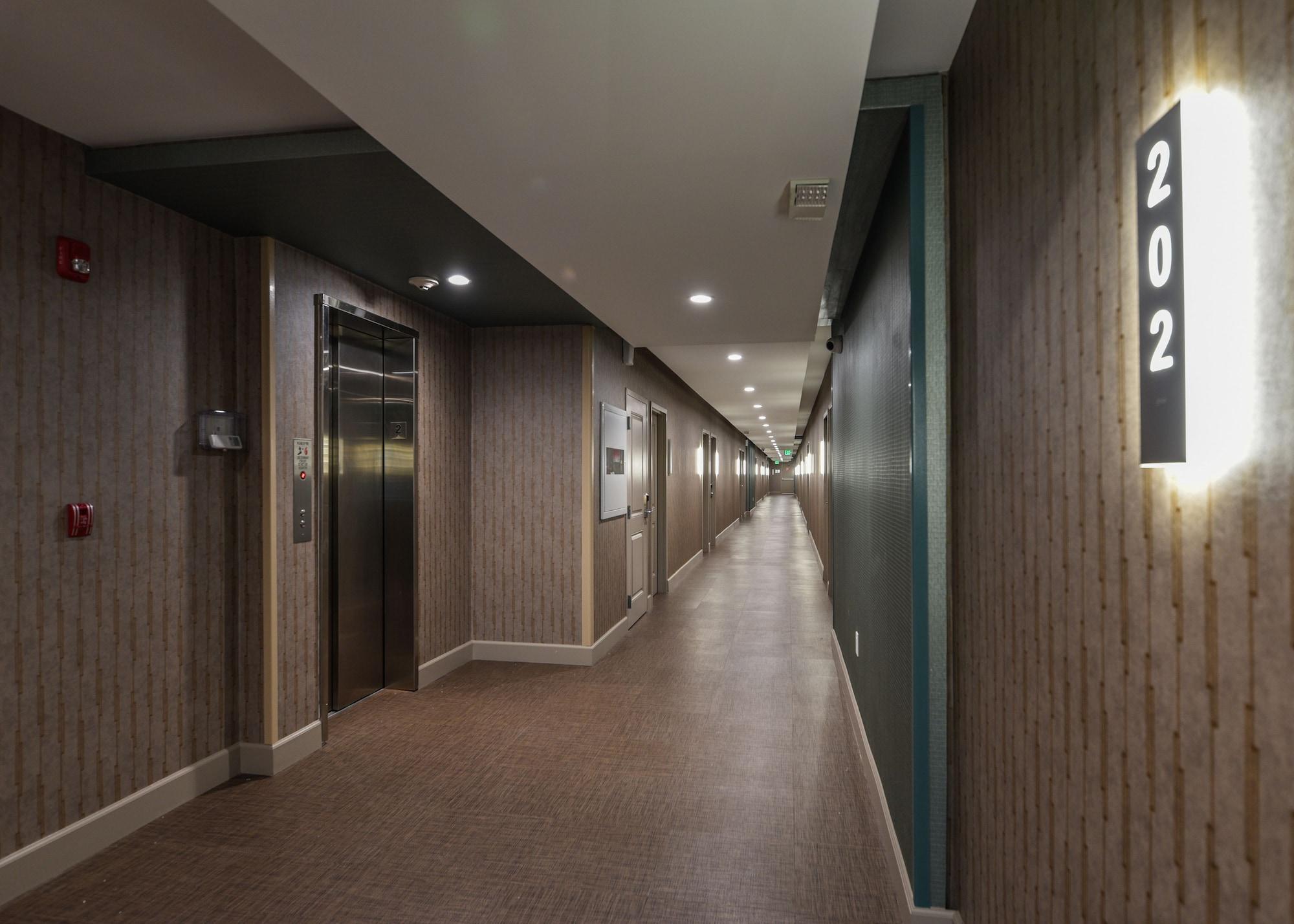 Hollywood Hotel West Athens