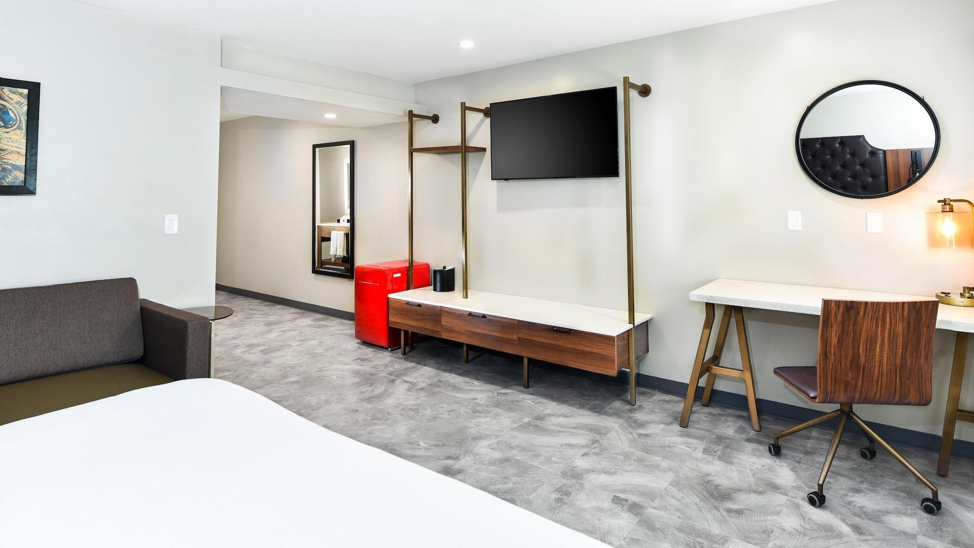 Hollywood Hotel 3*